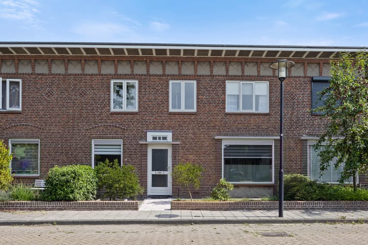 President Steynstraat 5 in Waalwijk foto