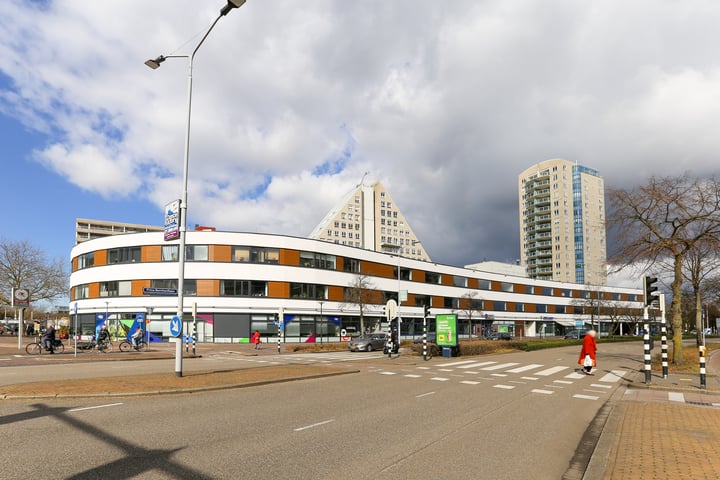 Prins Bernhardlaan 175J-2 in Voorburg foto