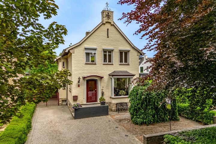 Prins Bernhardlaan 2 in Valkenburg