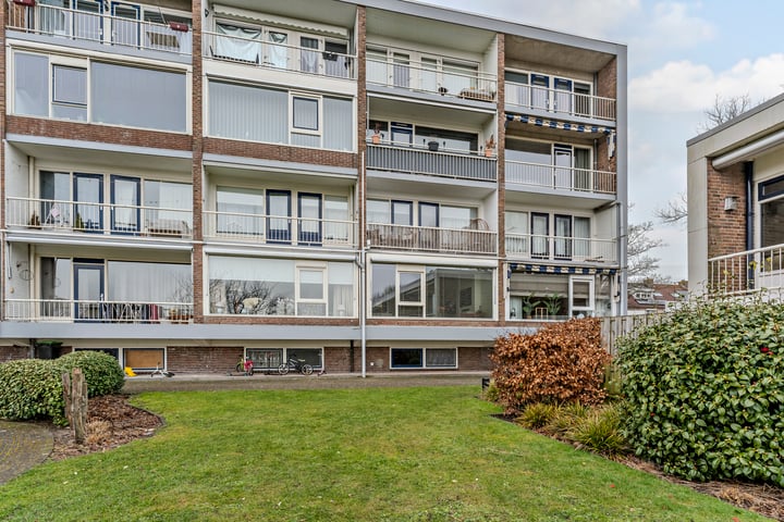Prins Bernhardlaan 334 in Katwijk foto
