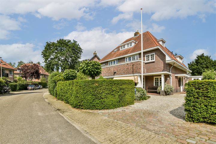 Prins Bernhardlaan 6 in Bussum foto