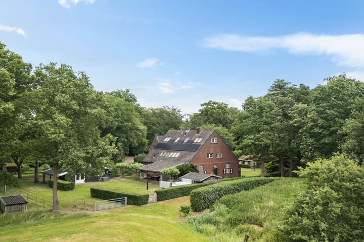 Prins Bernhardpark 2 in Enschede foto