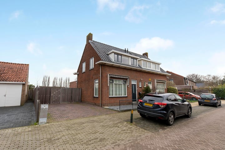 Prins Bernhardstraat 15 in Heerjansdam foto