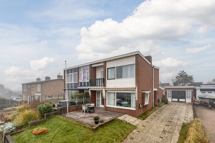 Prins Bernhardstraat 22 in Egmond aan Zee foto