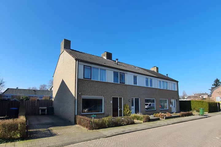 Prins Bernhardstraat 25 in Millingen aan de Rijn foto