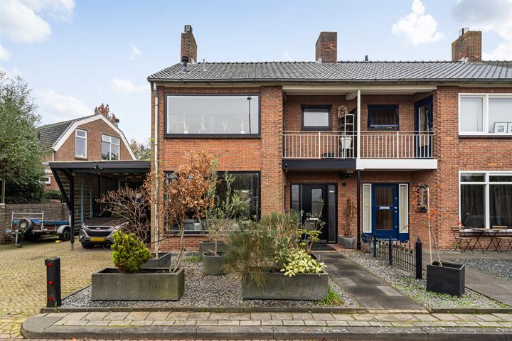 Prins Bernhardstraat 28 in Poortugaal foto