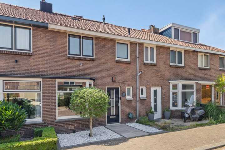 Prins Bernhardstraat 28 in Zwijndrecht foto