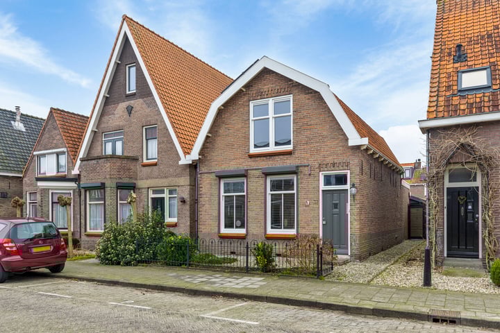 Prins Bernhardstraat 32 in Oud-Beijerland foto