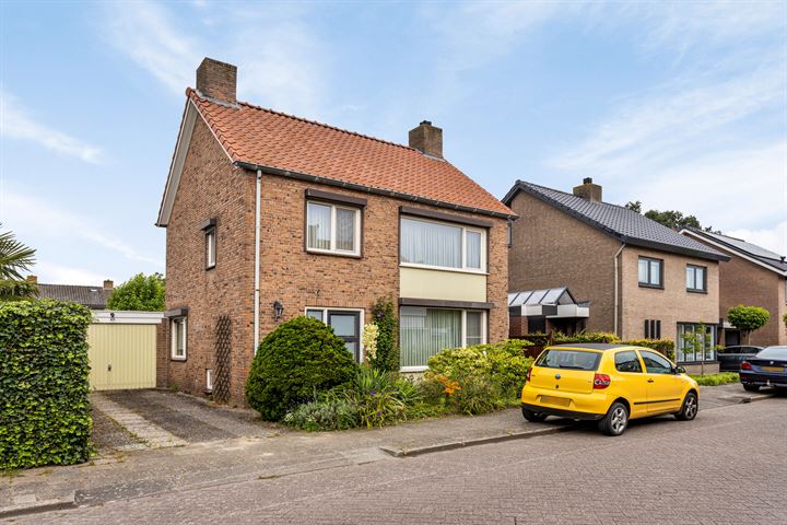 Prins Bernhardstraat 5 in Nispen foto