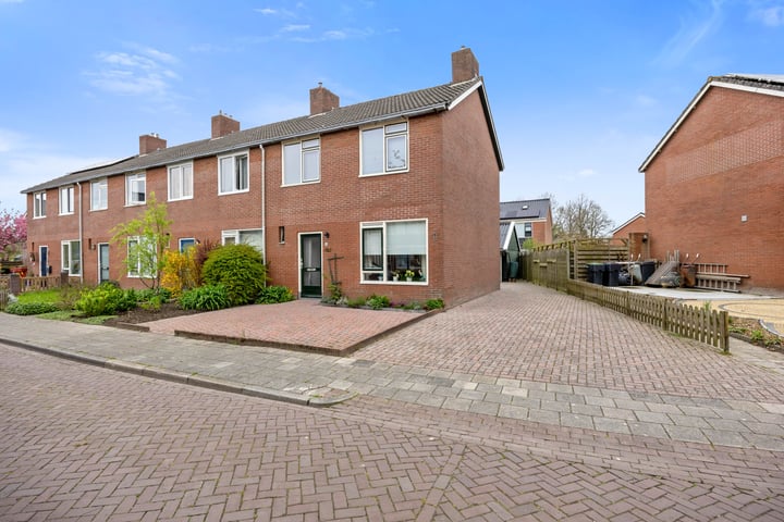 Prins Bernhardstraat 58 in Zoutkamp foto