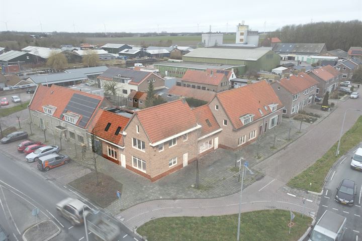 Prins Bernhardweg 2 in Slootdorp foto