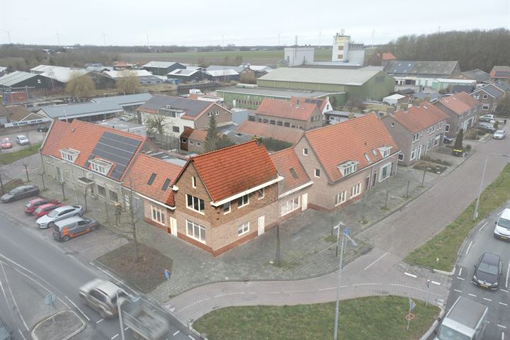 Prins Bernhardweg 2a in Slootdorp foto
