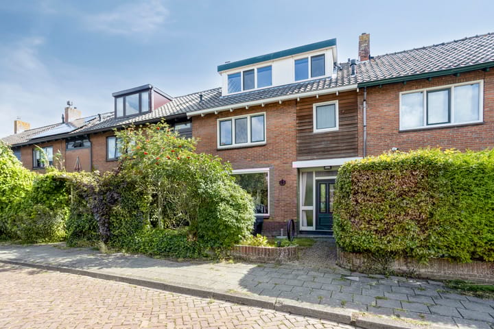 Prins Frederik Hendrikstraat 18 in Castricum foto
