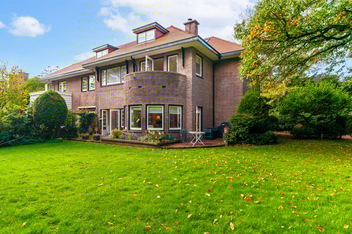 Prins Hendriklaan 1 in Wassenaar foto