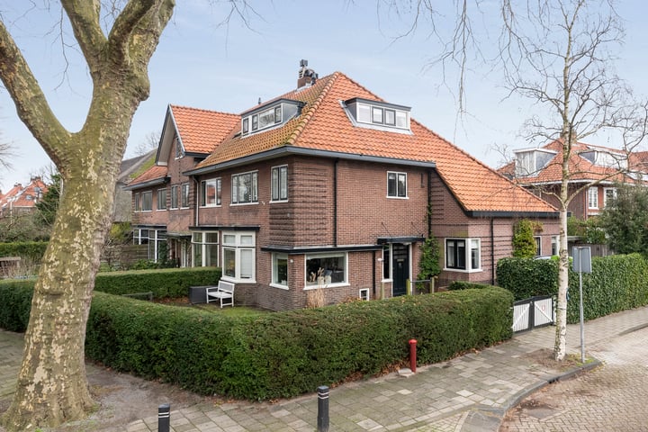 Prins Hendriklaan 7 in Overveen foto