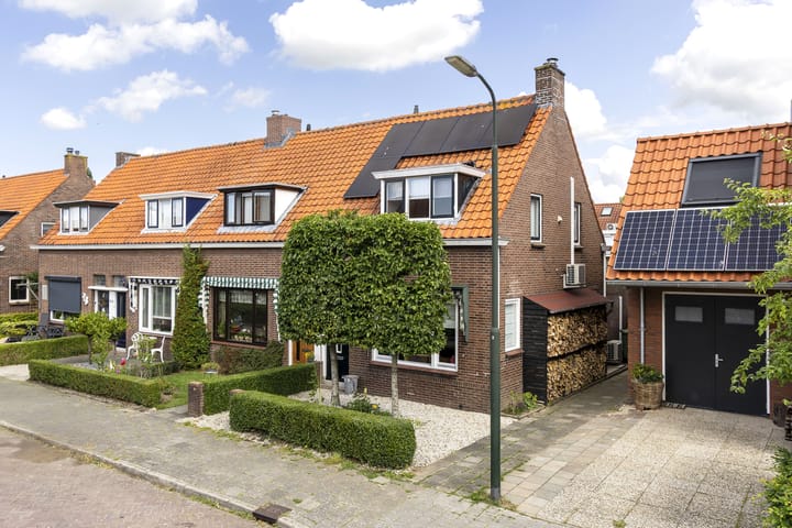 Prins Hendrikstraat 10 in Hardinxveld-Giessendam foto