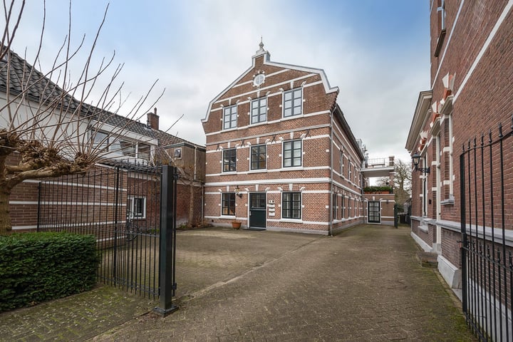 Prins Hendrikstraat 122 in Alphen aan den Rijn foto