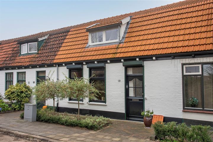 Prins Hendrikstraat 26 in Borne foto