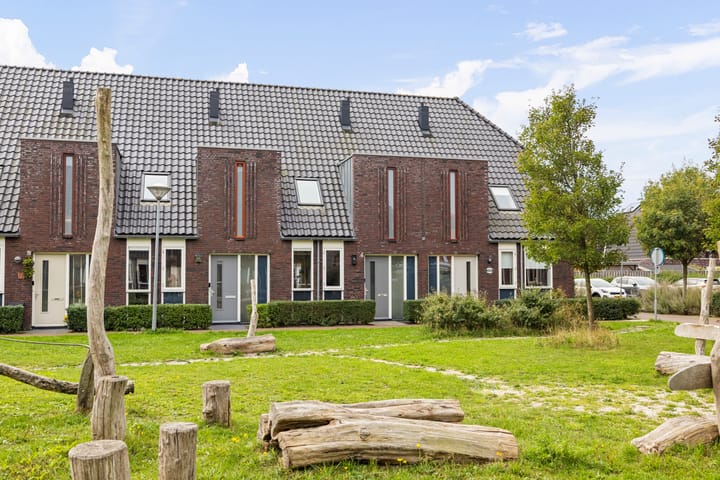 Prinses Amaliahof 11 in Julianadorp foto