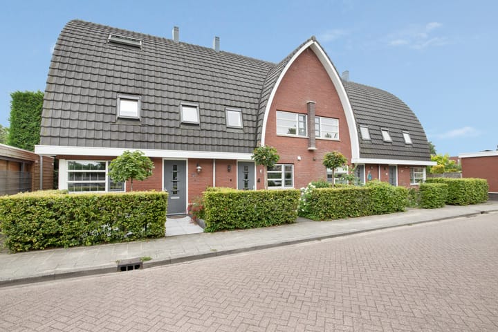 Prinses Amalialaan 4 in Maartensdijk