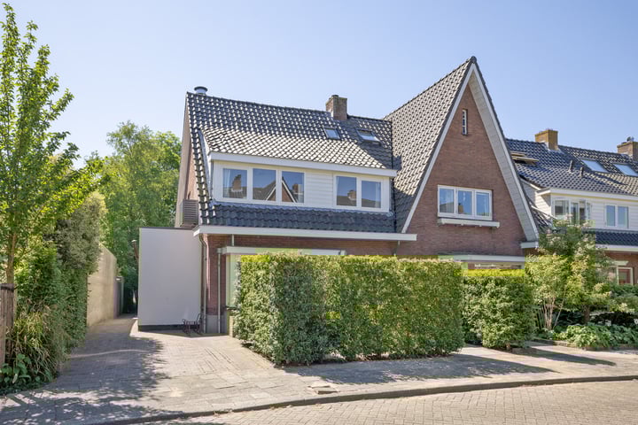 Prinses Beatrixlaan 5 in Weesp