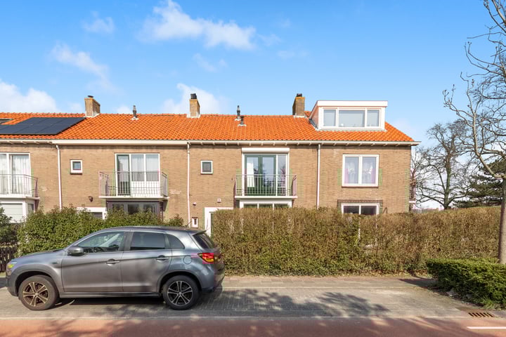 Prinses Beatrixstraat 35 in Castricum foto