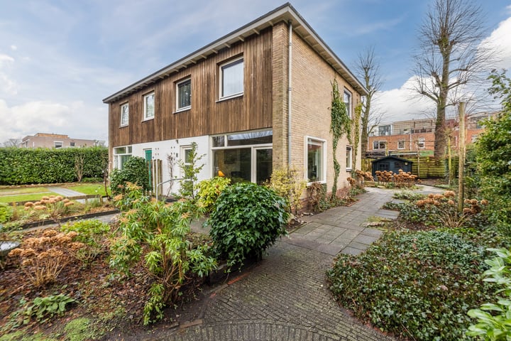 Prinses Irenestraat 11 in Assen foto