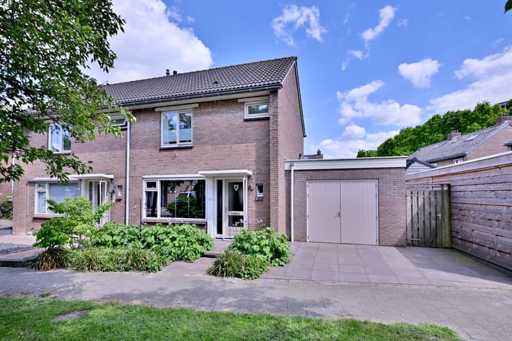 Prinses Irenestraat 2 in Olst foto