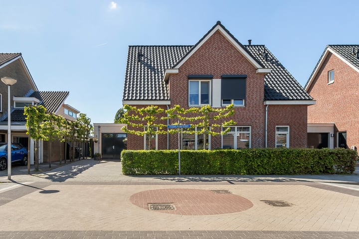 Prinses Margrietlaan 22 in Oud-Alblas foto