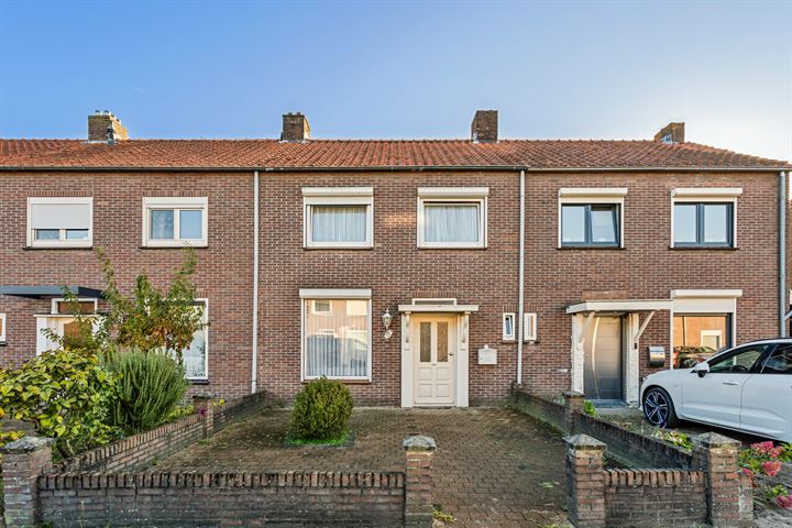 Prof. R. Regoutstraat 51 in Best foto