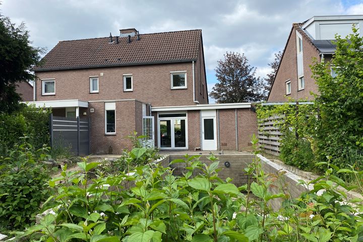 Prof. van Itersonstraat 192 in Heerlen foto