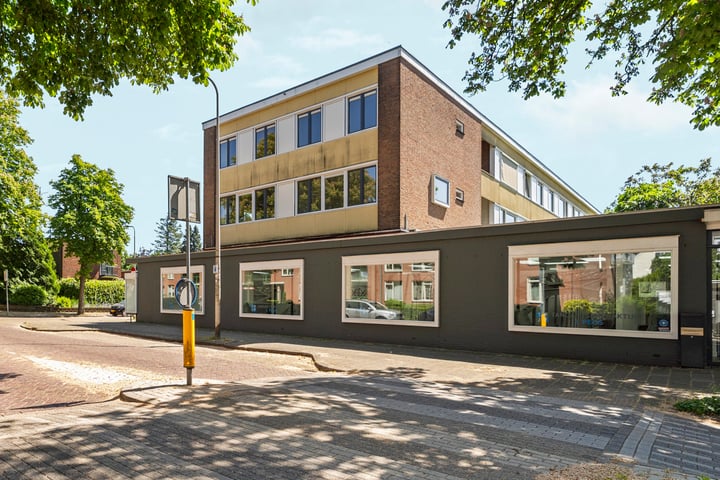 Professor van der Veldenstraat 1 in Nijmegen foto
