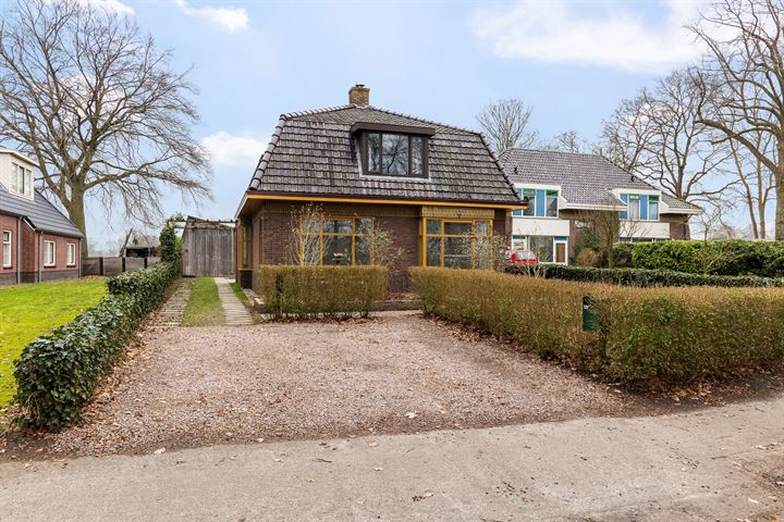 Provincialeweg 111 in Opende foto