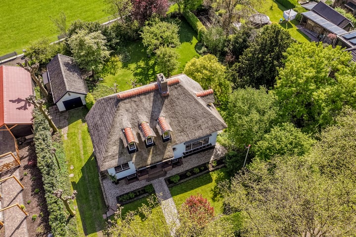 Provincialeweg West 11 in Haastrecht foto