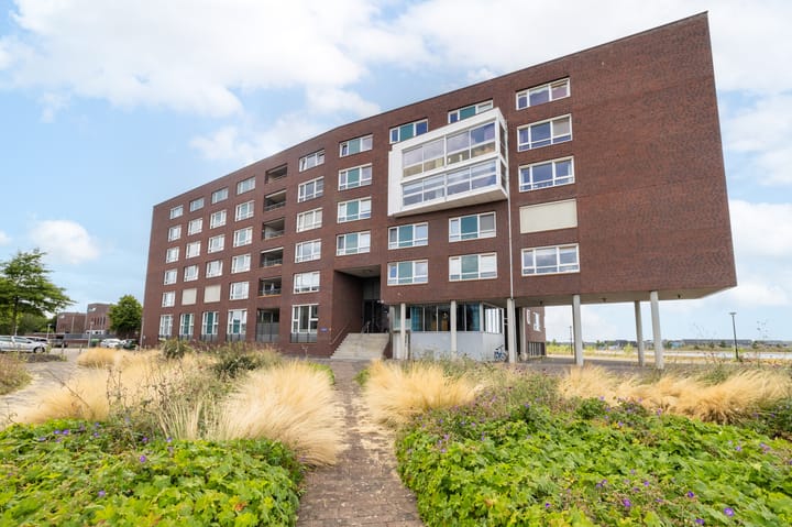 Puntkroos 73 in Zwolle foto