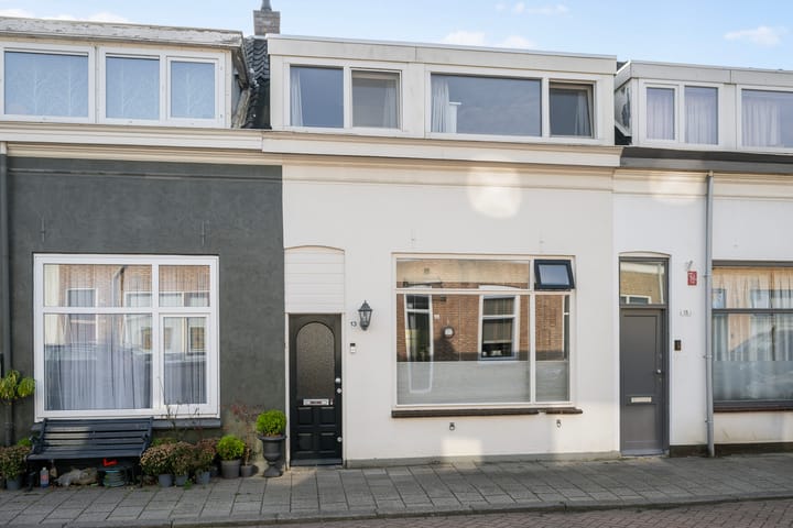 Puttershoeksestraat 13 in Schiedam foto