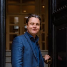 Foto van R.J. Hartman, bedrijfsmakelaar