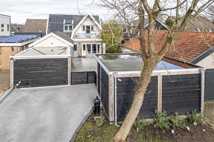 Raadhuisbuurt 6 in Noord-Scharwoude foto