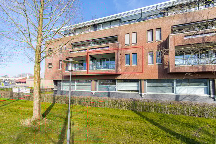 Raadhuislaan 2-105 in Werkendam foto