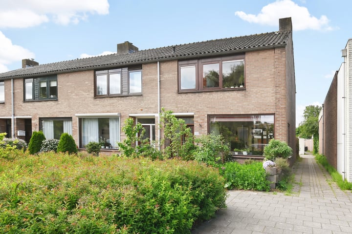 Foto van woning Raadhuislaan 32, Berkel en Rodenrijs