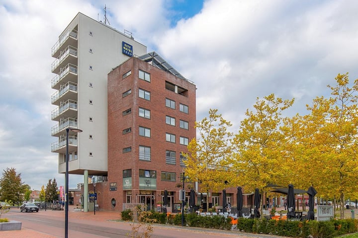 Raadhuisplein 30 in Stadskanaal foto