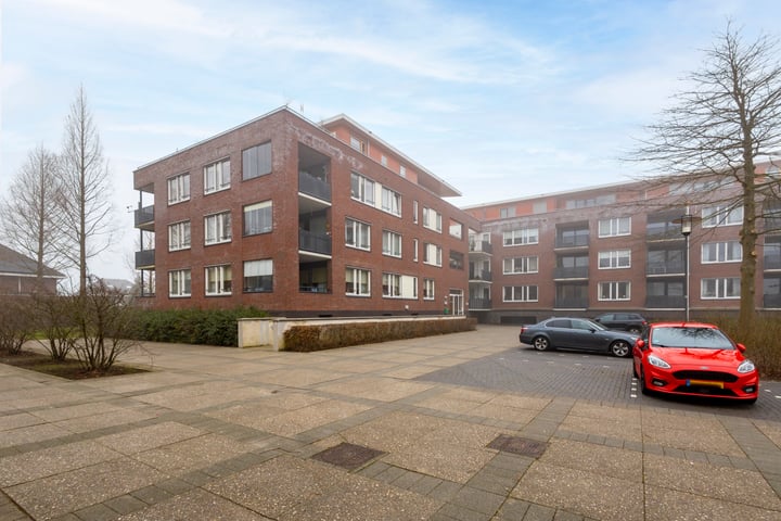 Raadhuisplein 4 in Werkendam foto
