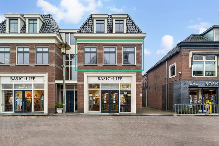 Raadhuisplein 52 in Barneveld foto