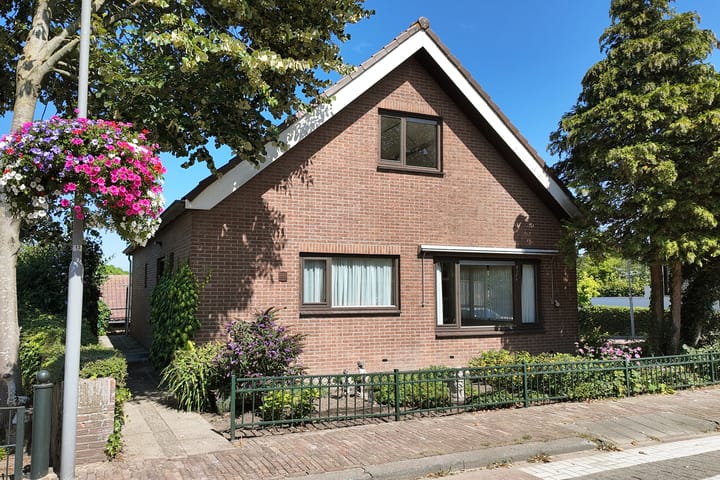 Raadhuisstraat 18 in Hooge Zwaluwe foto