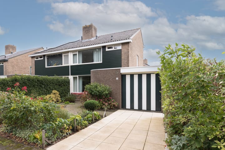 Foto van woning Raadhuisstraat 2, Oudorp