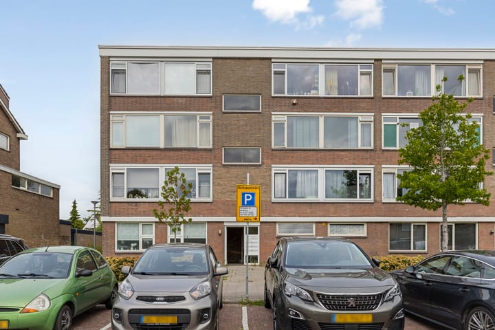 Raadhuisstraat 5 in Rozenburg