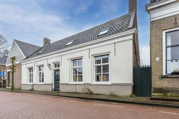 Raadhuisstraat 7 in Hooge Zwaluwe foto