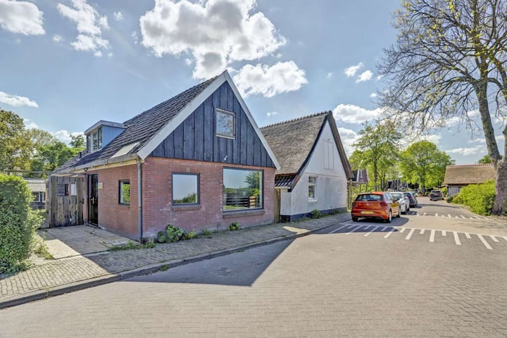 Raadhuisstraat 89 in Dirkshorn