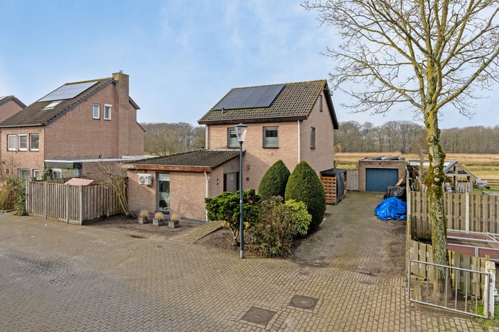 Raaimoeren 35 in Breda foto