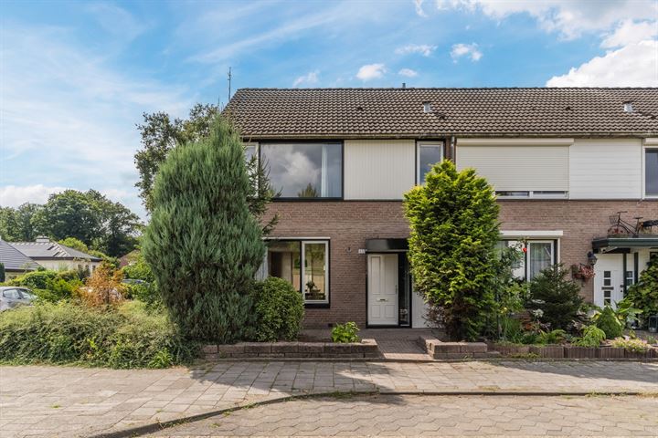Raam 833 in Uden foto